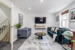 Charming 3-Bedroom London Townhouse Balcony